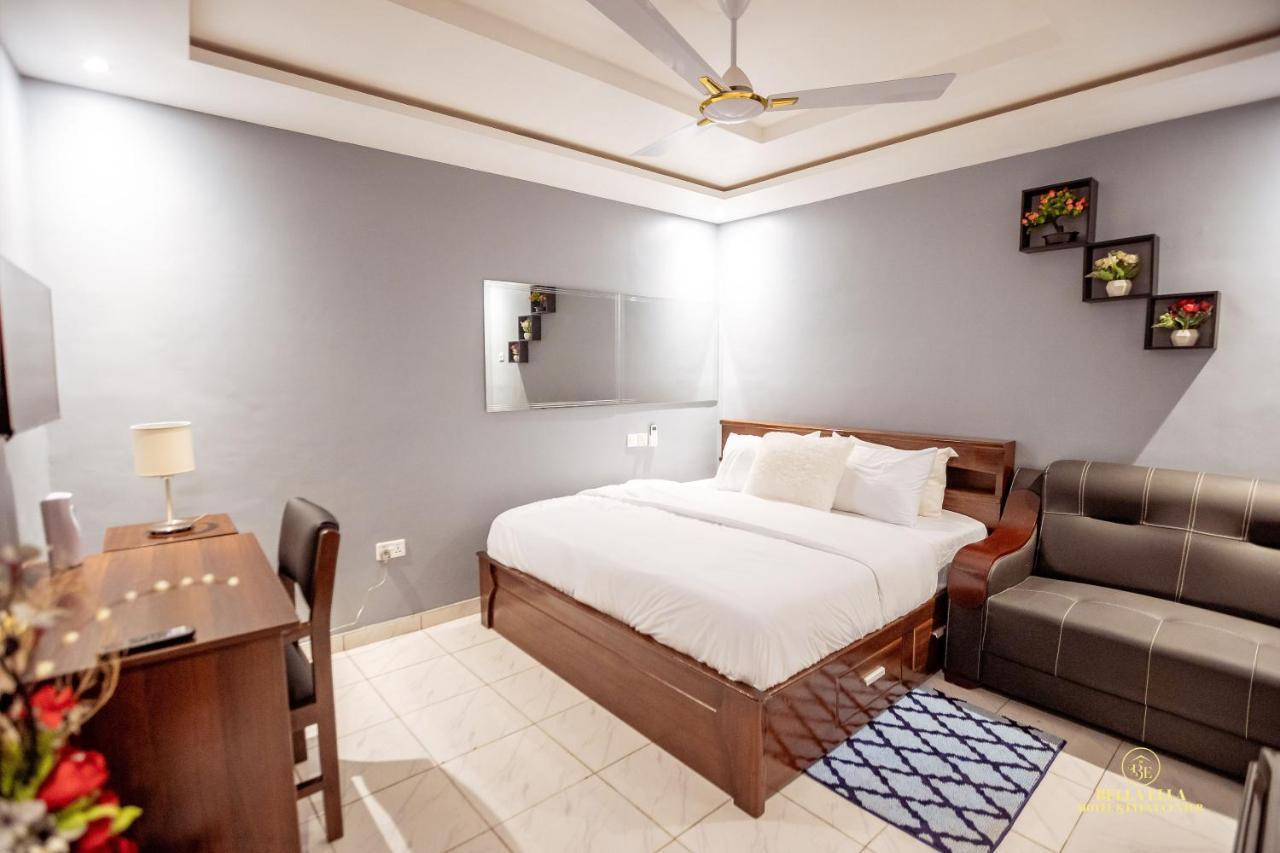 Bella Ella Hotel & Event Center Kasoa Екстериор снимка