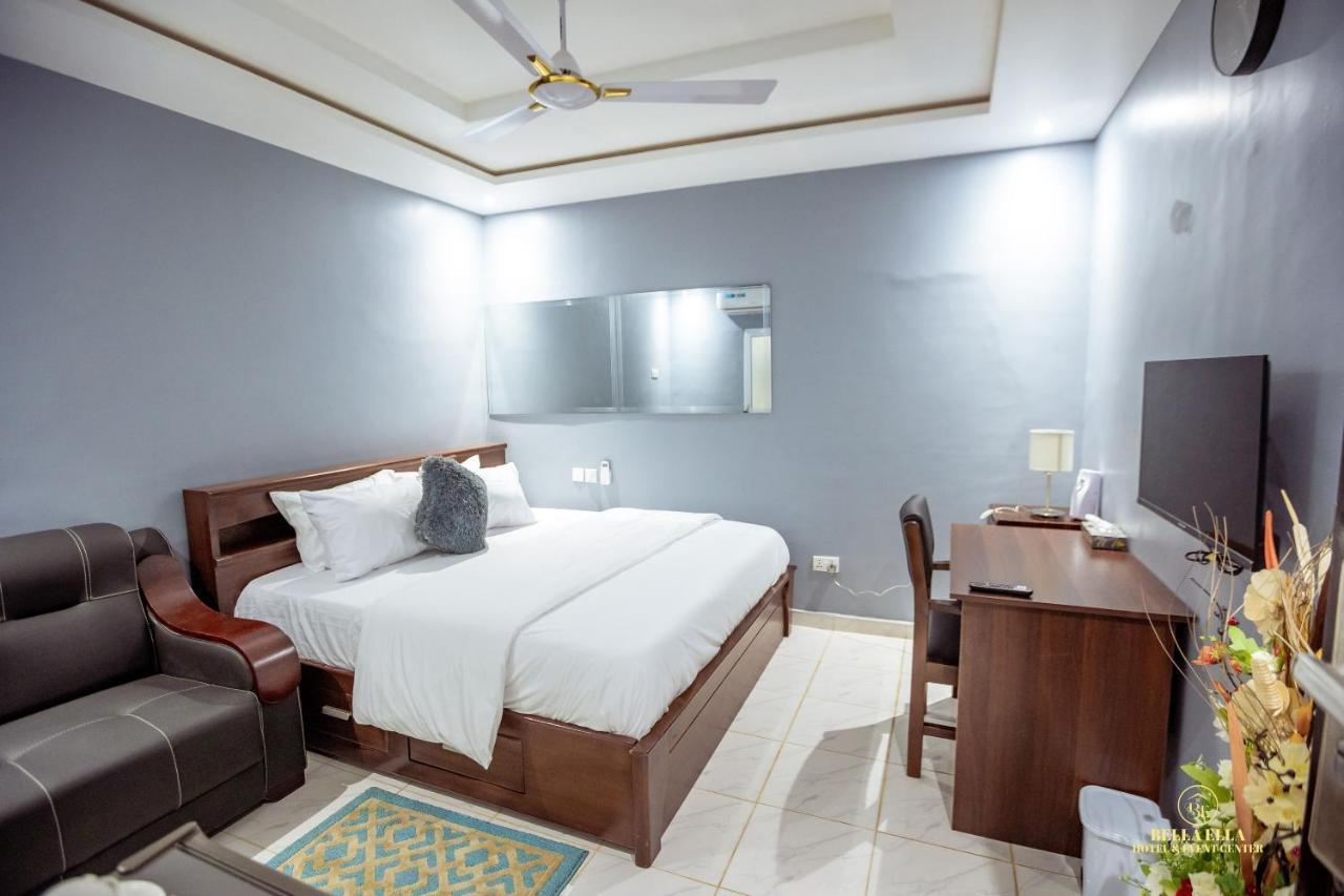 Bella Ella Hotel & Event Center Kasoa Екстериор снимка