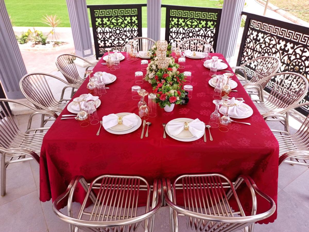 Bella Ella Hotel & Event Center Kasoa Екстериор снимка
