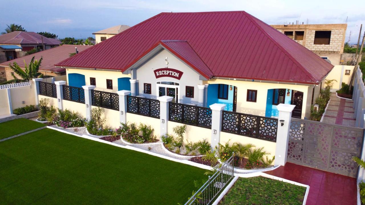 Bella Ella Hotel & Event Center Kasoa Екстериор снимка