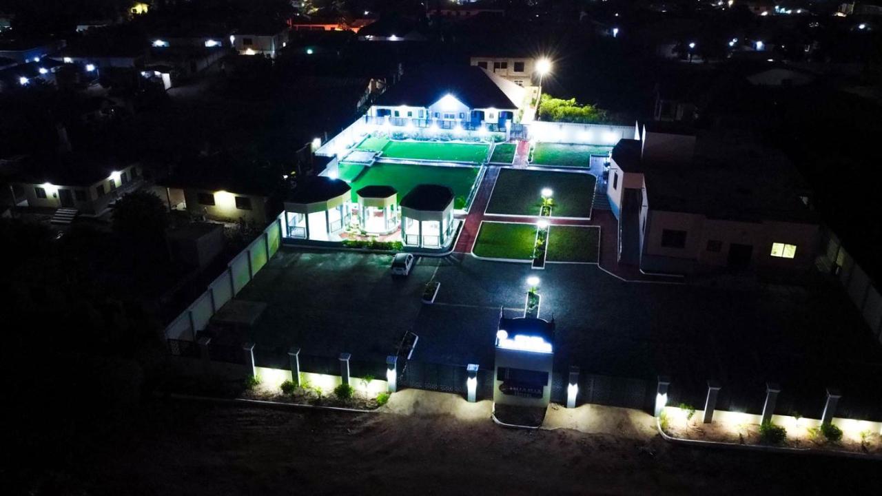 Bella Ella Hotel & Event Center Kasoa Екстериор снимка