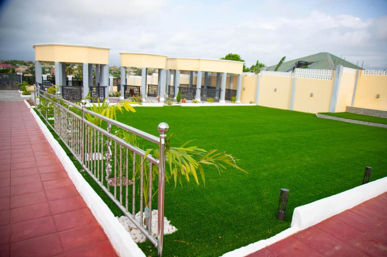 Bella Ella Hotel & Event Center Kasoa Екстериор снимка