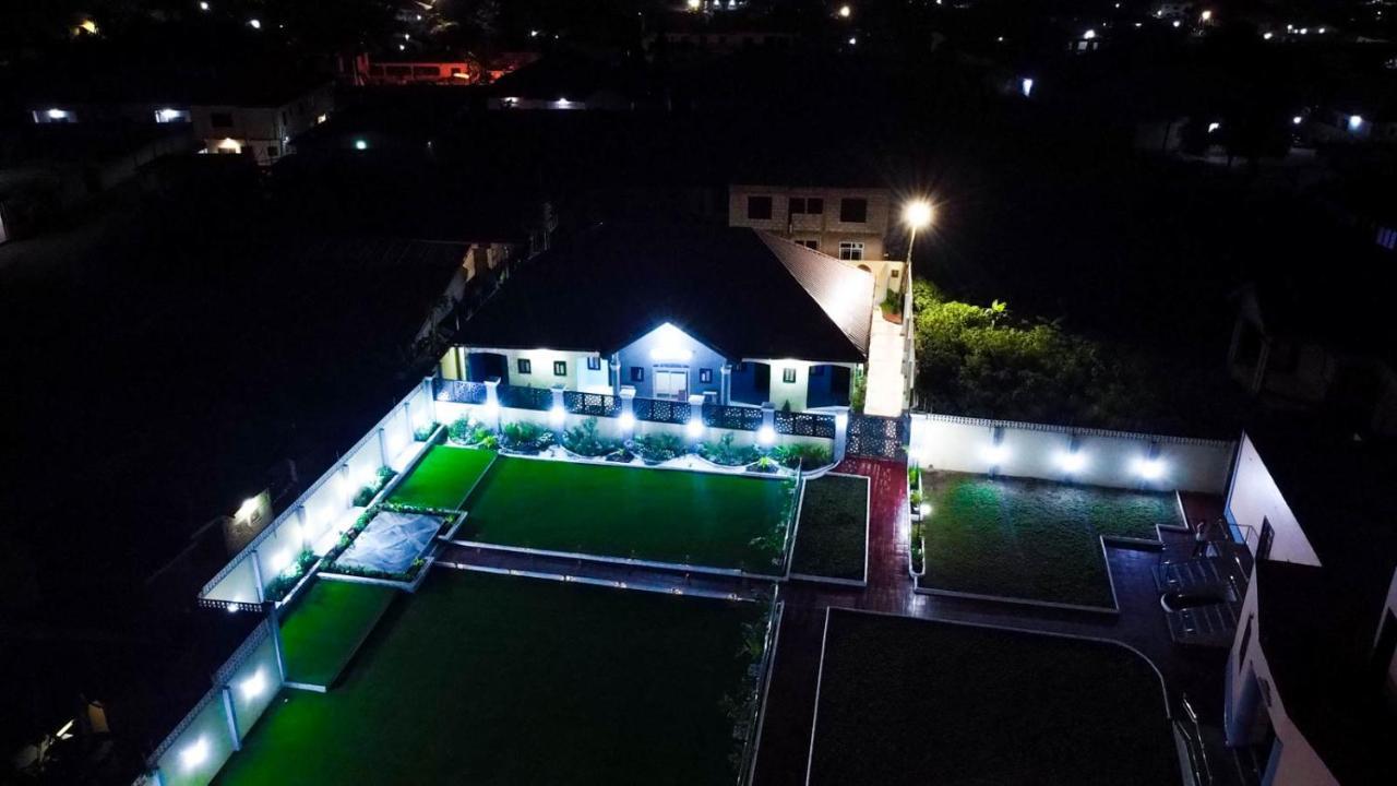 Bella Ella Hotel & Event Center Kasoa Екстериор снимка