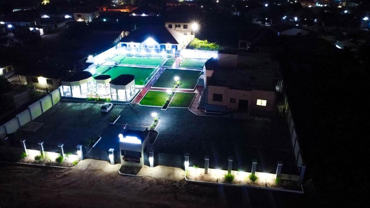 Bella Ella Hotel & Event Center Kasoa Екстериор снимка